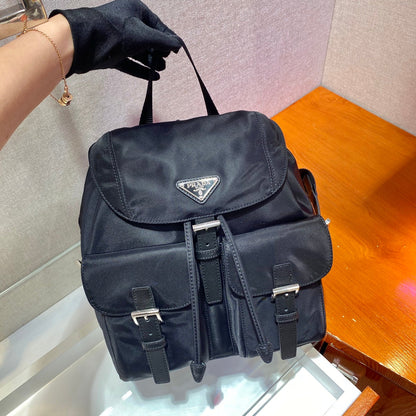 SMALL BACKPACK 28 IN BLACK PARACHUTE FABRIC