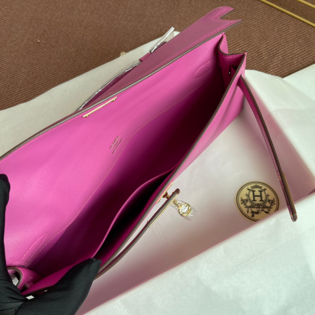 HM Kelly Cut 31cm Fuchsia Swift Leather Ghw