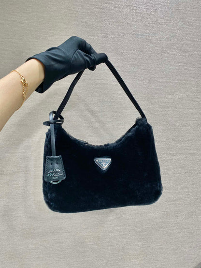 HOBO BAG 23 IN BLACK RABBIT FUR