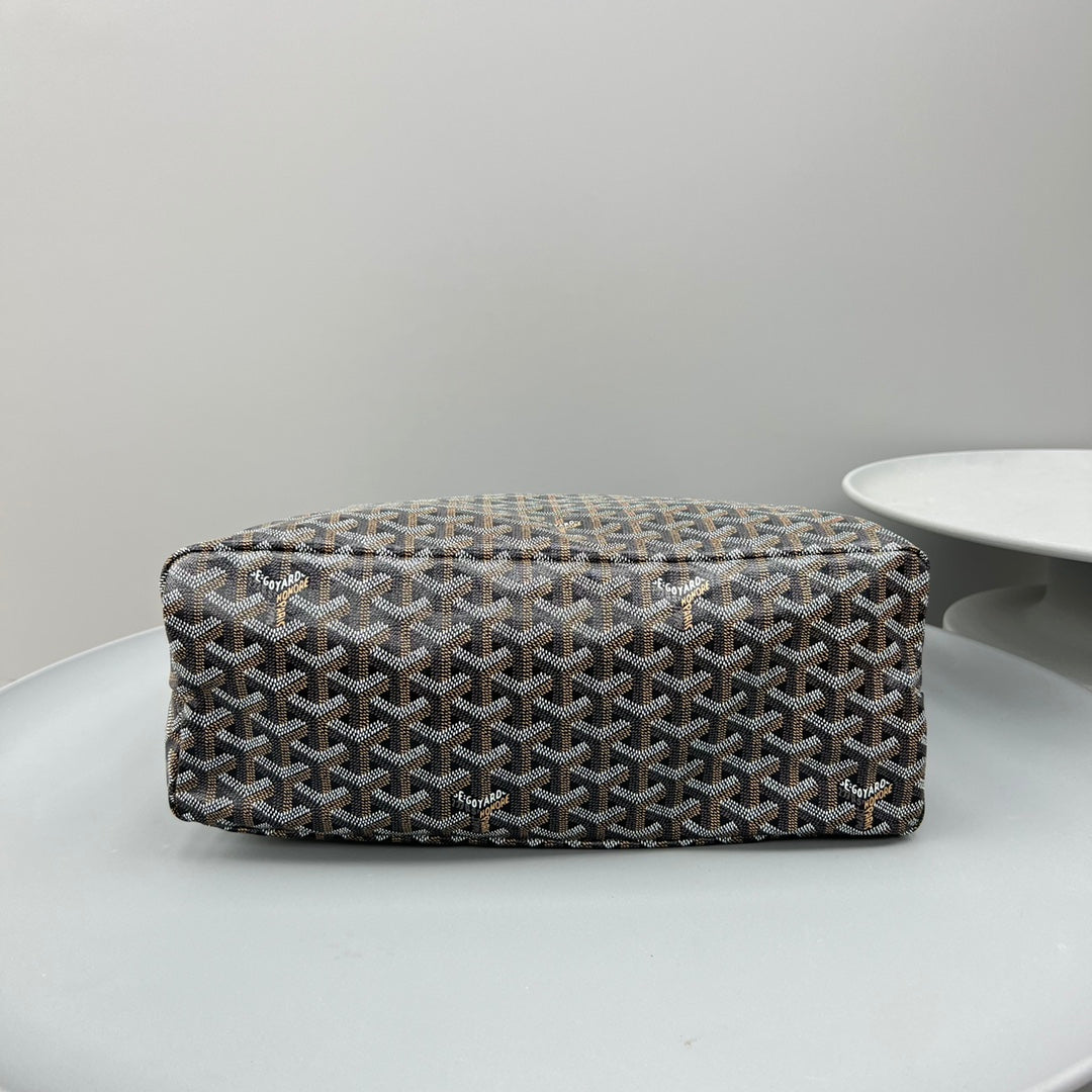 HOBO BOHÉME 34 IN BLACK GOYARDINE CANVAS AND CALFSKIN