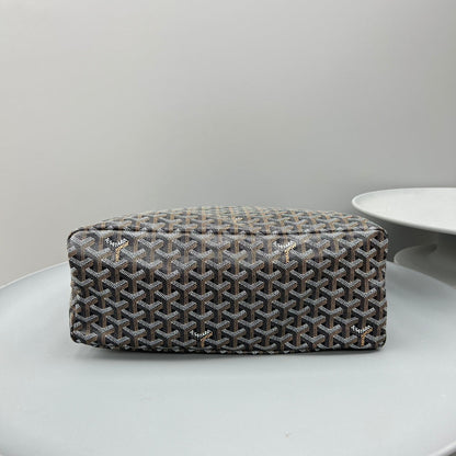 HOBO BOHÉME 34 IN BLACK GOYARDINE CANVAS AND CALFSKIN