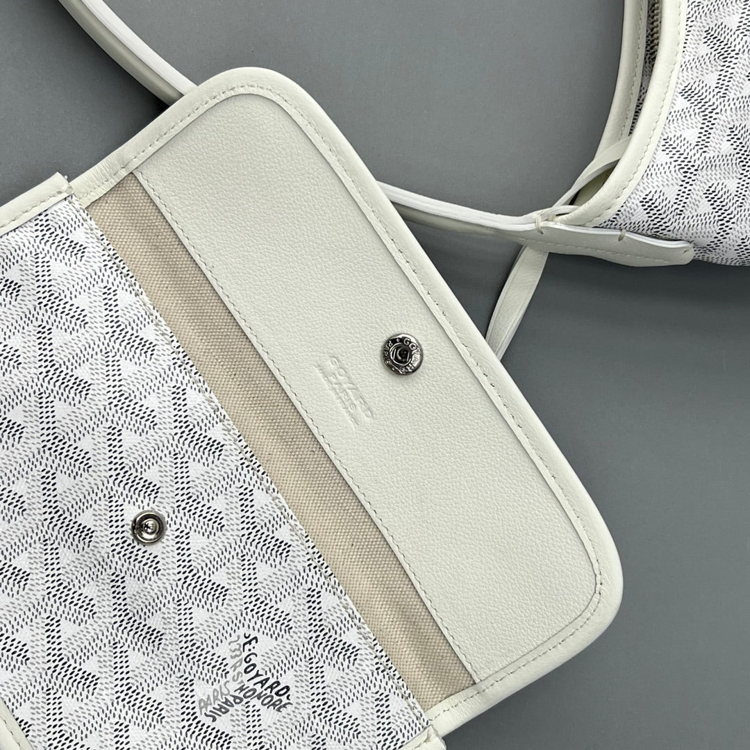 HOBO BOHÉME 34 IN WHITE GOYARDINE CANVAS AND CALFSKIN