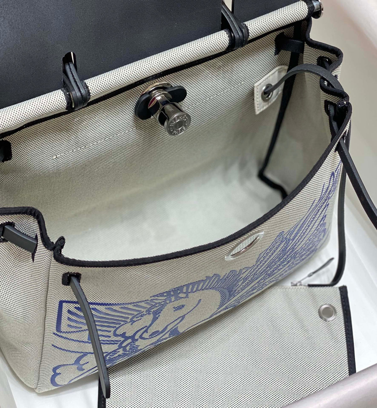 HM Pegase Pop Herbag Zip 31 White Blue Canvas Black Cowhide Leather