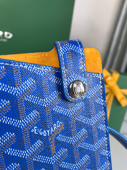 MONTMARTRE GM CASE 18 IN SAPPHIRE BLUE GOYARDINE CANVAS