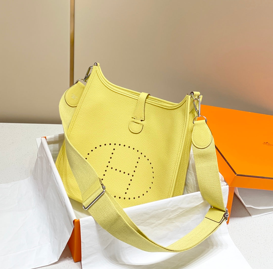 Evelyne 29cm Yellow Togo Shw