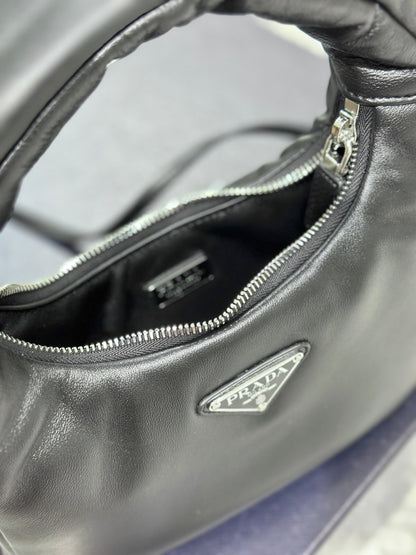 HOBO BAG 21 IN BLACK SOFT LAMBSKIN