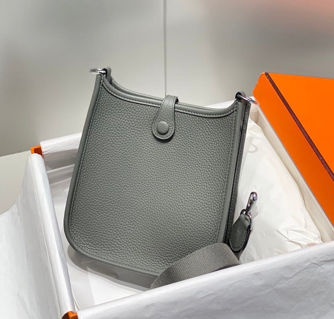 Mini Evelyne 18cm Smoke Grey Togo Silver Hardware
