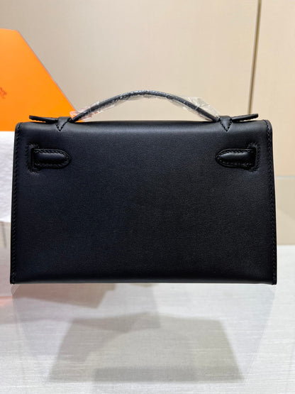 HM KELLY POCHETTE 22CM BLACK SWIFT GOLD HARDWARE