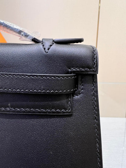 HM KELLY POCHETTE 22CM BLACK SWIFT GOLD HARDWARE