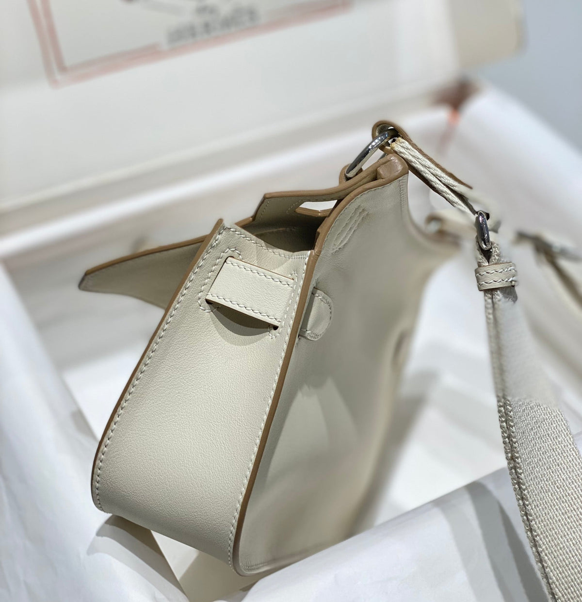 KELLY 23CM JYPSIERE WHITE LEATHER CROSSBODY BAG SHW