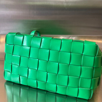 MEDIUM 28 CASSETTE LIGHT GREEN LAMBSKIN
