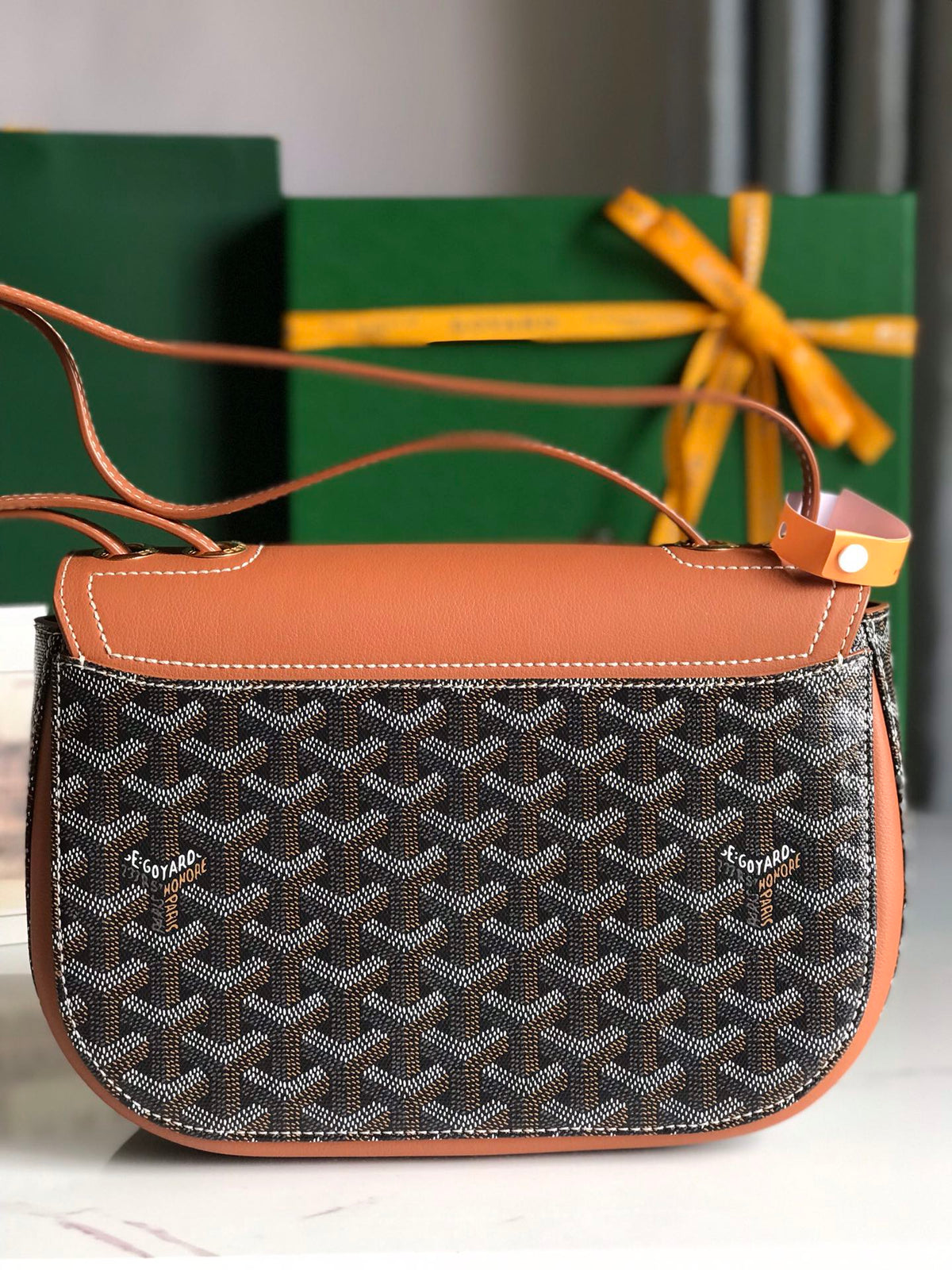 233 BAG 25 IN TAN CALFKIN AND BLACK GOYARDINE CANVAS