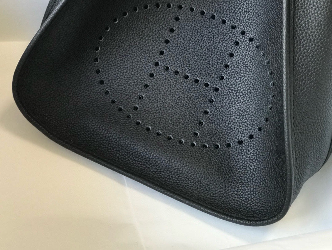 Evelyne 29cm Black Togo Ghw