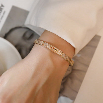 [NOVO]KELLY ARMBAND MIT DIAMANTENBESETZUNG 