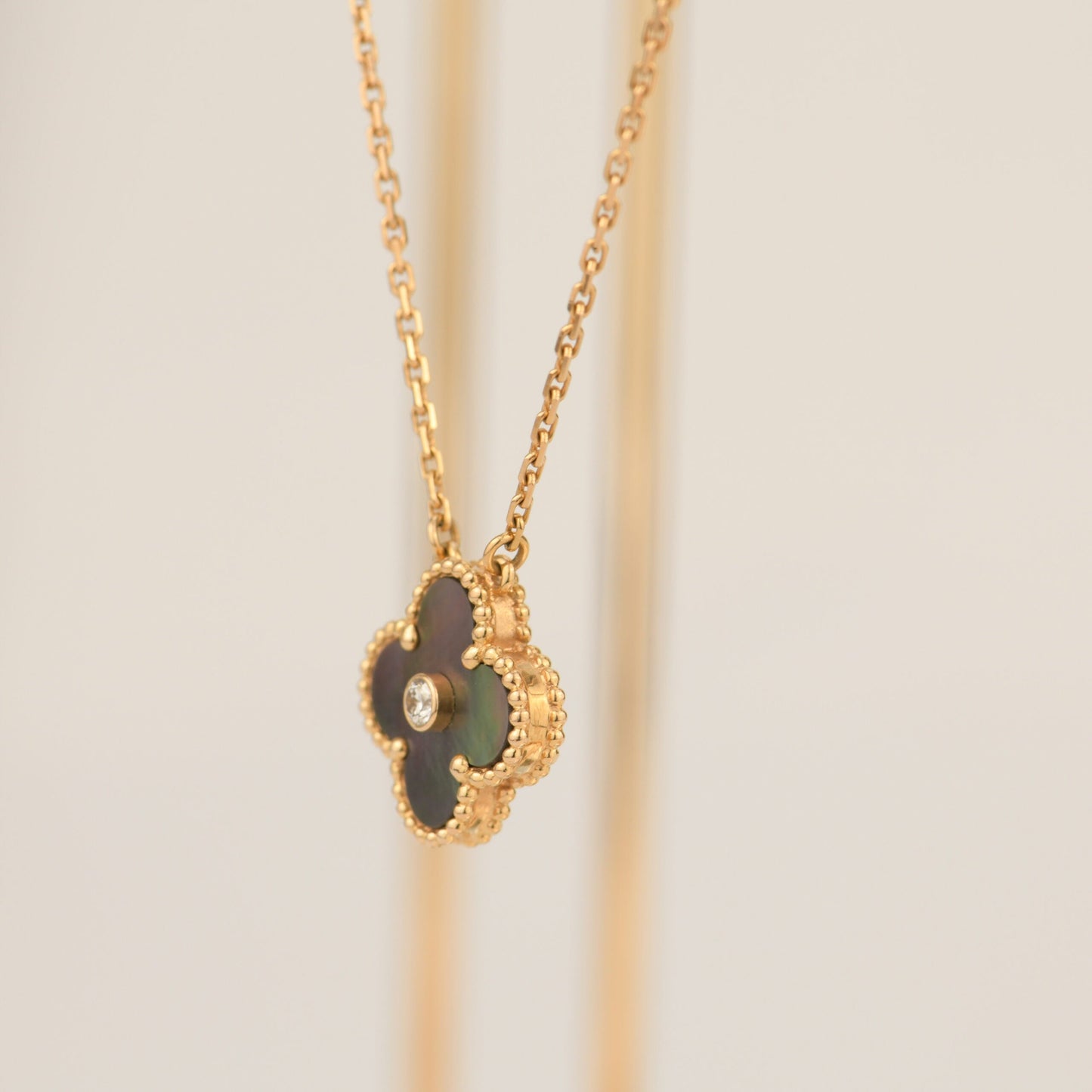 [NOVO]CLOVER 15MM DIAMANT- UND PERLMUTT-HALSKETTE