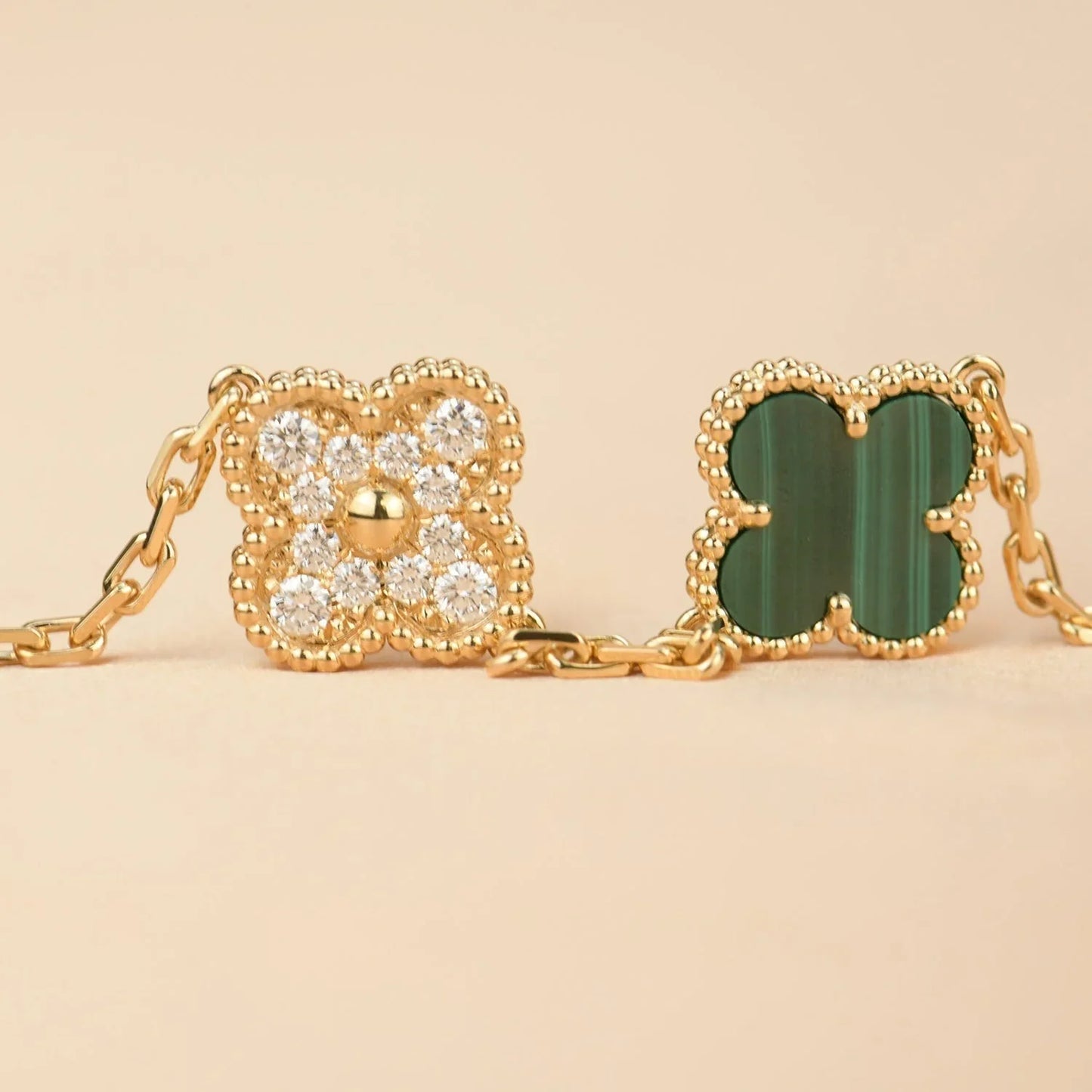 [GALE] CLOVER 5 MOTIF MALACHITE BRACELET COLLECTION