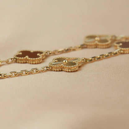 [GALE] CLOVER 5 MOTIF RED CORNELIAN BRACELET COLLECTION