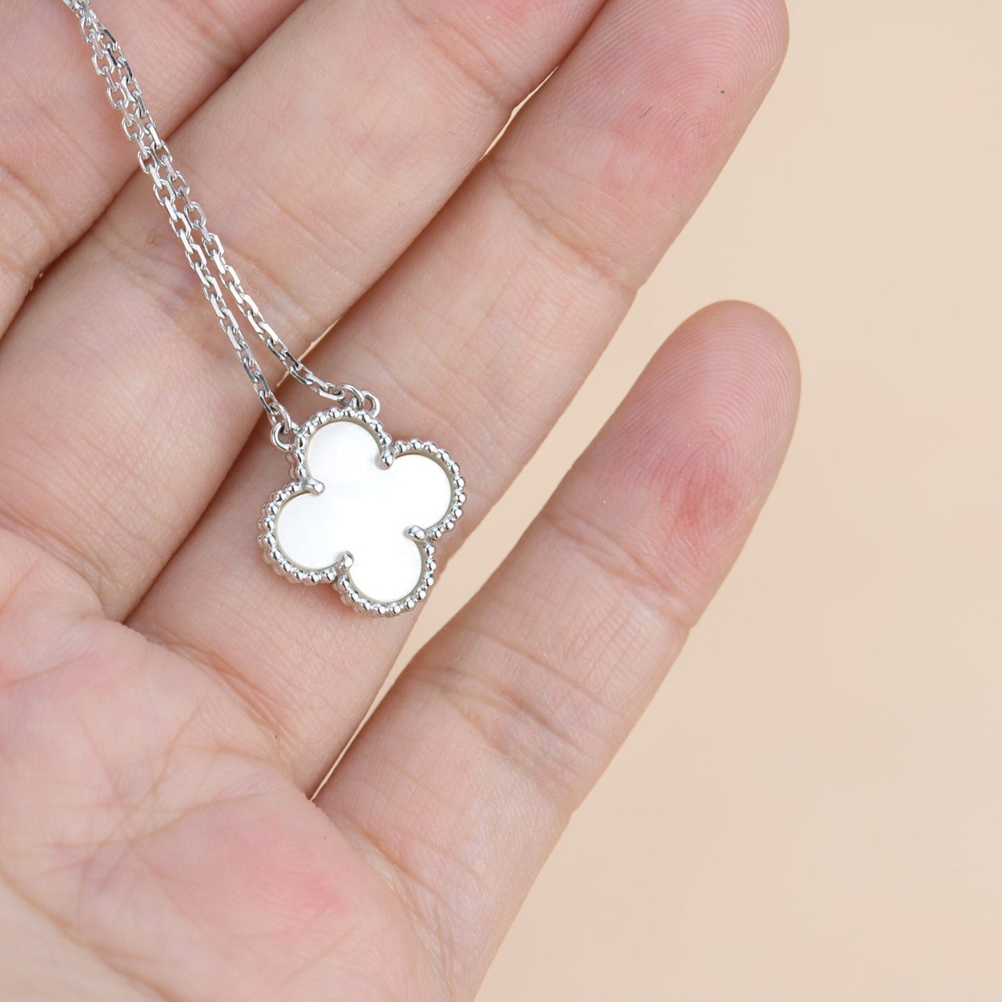 [GALE]CLOVER  15MM WHITE MOTHER-OF-PEARL SILVER