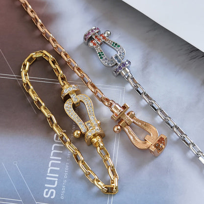 [NOVO]FORCE Metallarmband mit großem Hufeisenverschluss