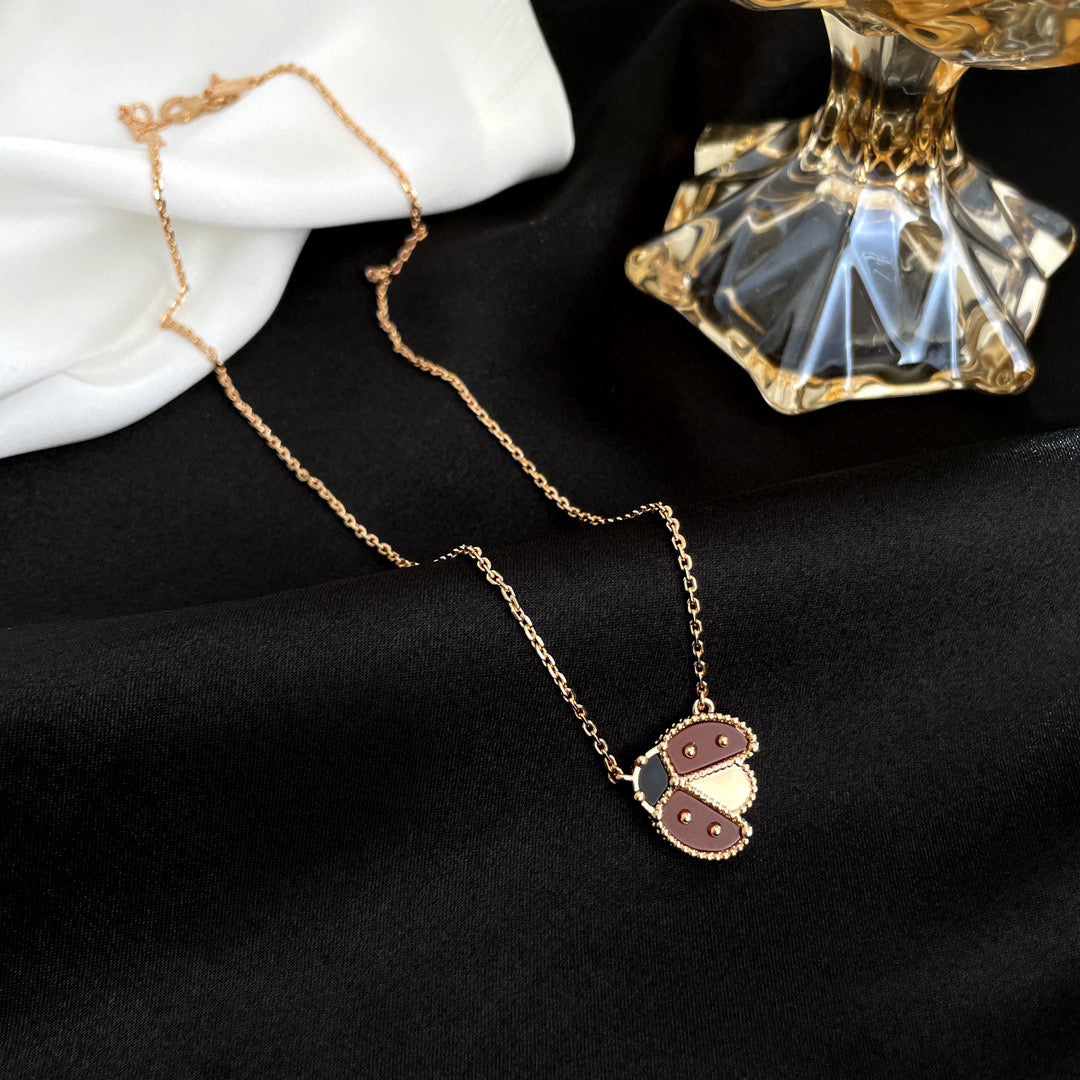 [GALE]LUCKY  CARNELIANS LADYBUG NECKLACE