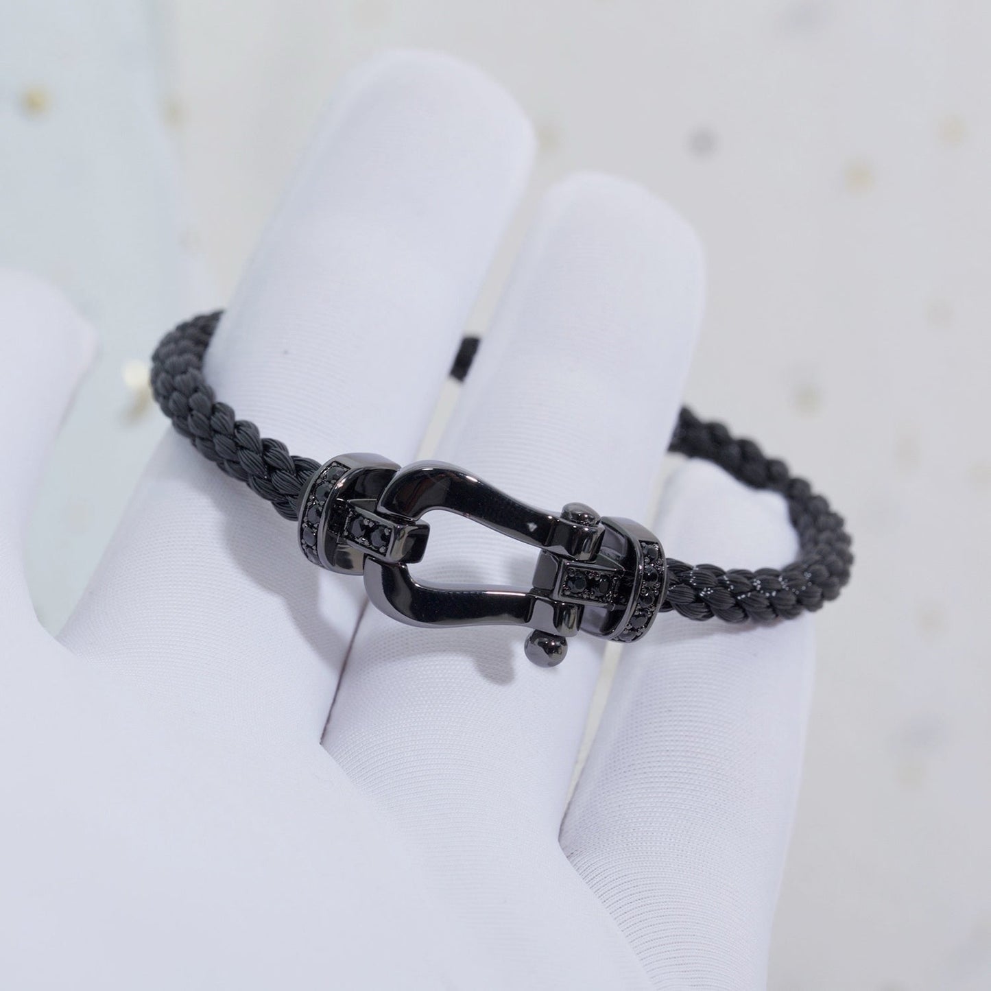 [NOVO]FORCE LARGE SERIES HORSESHOE BLACK SAMURAI ARMBAND