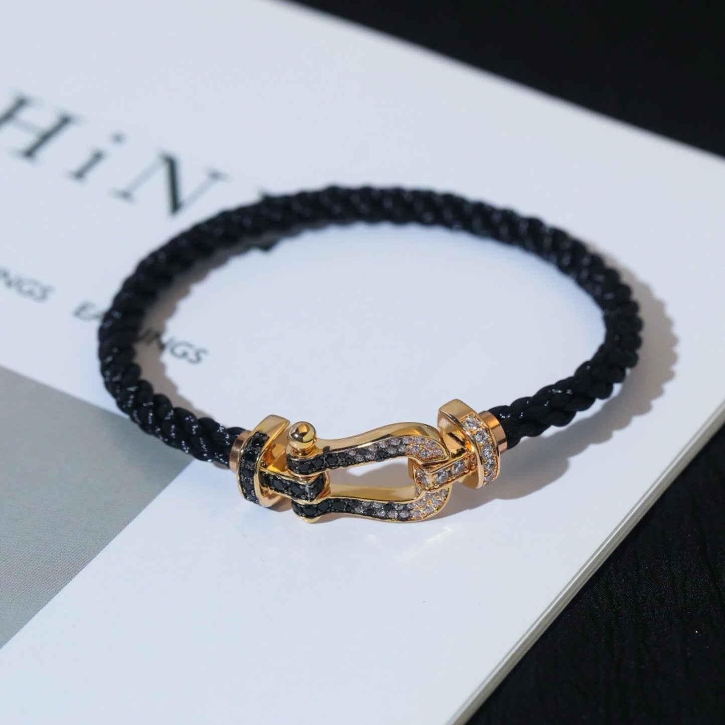 [NOVO]FORCE Großes Hufeisen Schwarz Weiß Diamantarmband Silber