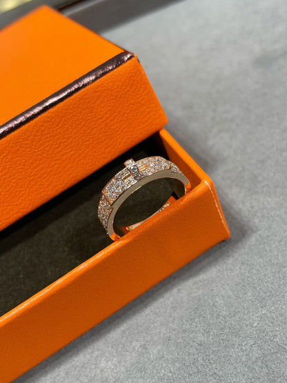 [NOVO]KELLY RING AUS ROSA GOLD MIT DIAMANTEN