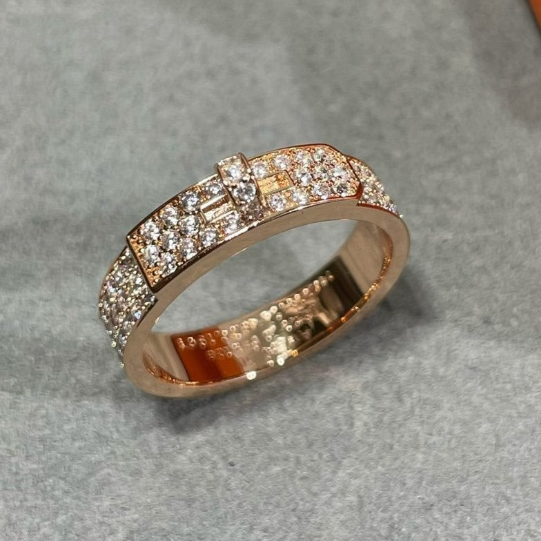 [NOVO]KELLY RING AUS ROSA GOLD MIT DIAMANTEN
