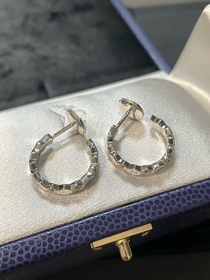 [NEU] Hohler Ring in Form eines vierblättrigen Kleeblatts