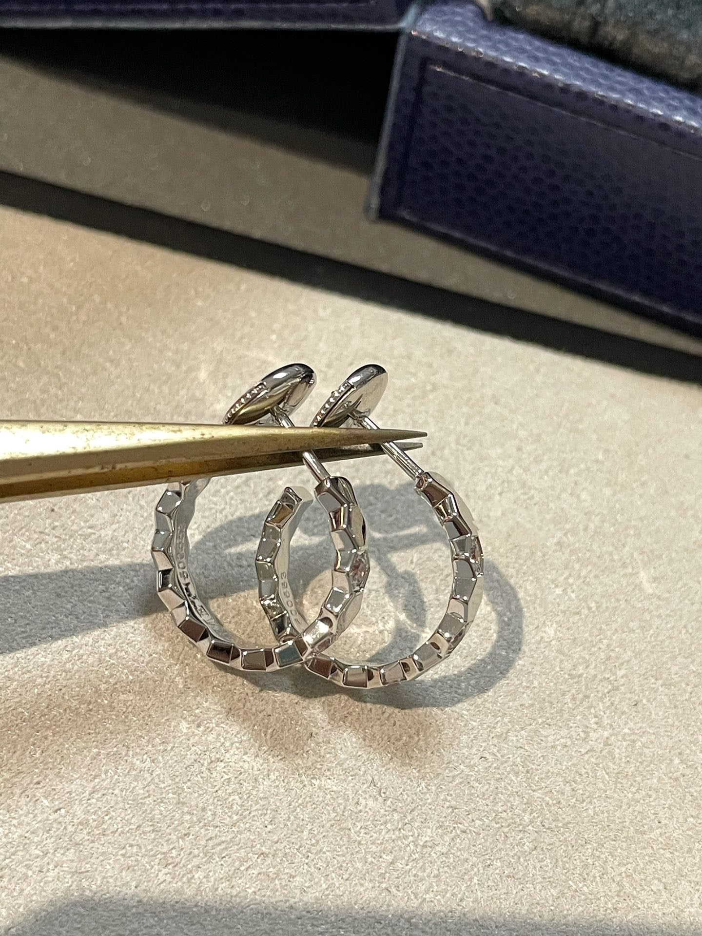 [NEU] Hohler Ring in Form eines vierblättrigen Kleeblatts