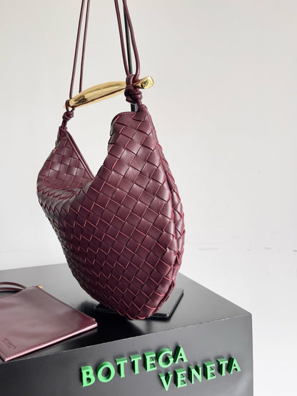 SARDINE 39 WITH CHAIN IN BAROLO LAMBSKIN