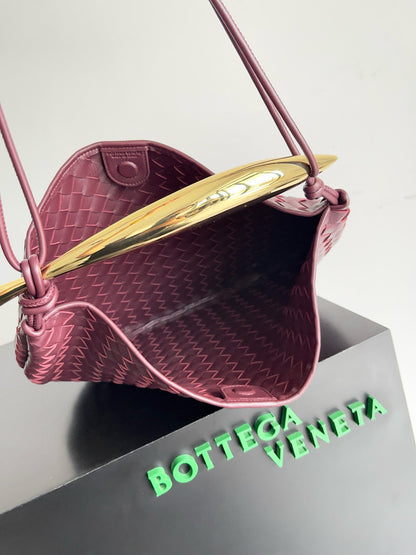 SARDINE 39 WITH CHAIN IN BAROLO LAMBSKIN