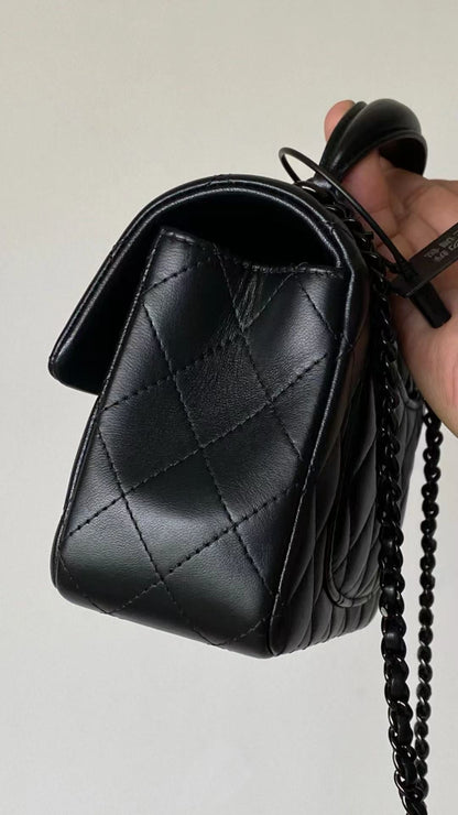 25C Mini Flap Bag Top Handle 20cm Black Lambskin Black Hardware Premium Version