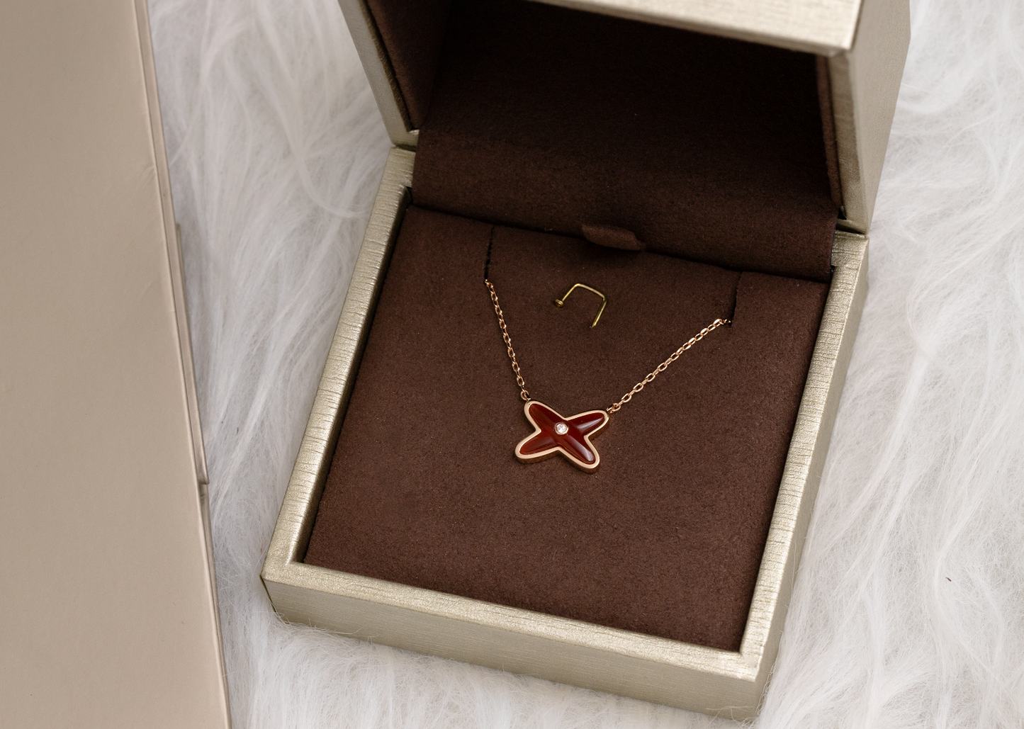 [NOVO]JEUX DE NECKLACE 1 DIAMANT