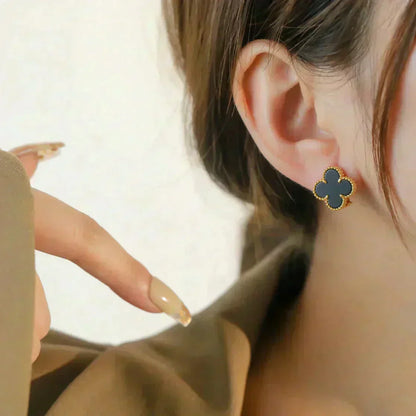 [NOVO]CLOVER MEDIUM 1 MOTIFS ONYX-OHRSTÜCKE