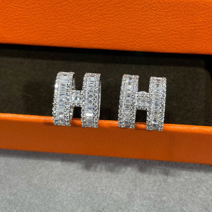 [NOVO]H スタッドピアス シルバーダイヤモンド