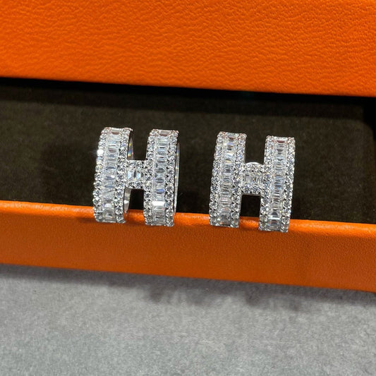 [NOVO]H スタッドピアス シルバーダイヤモンド