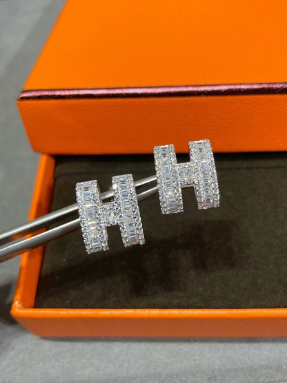 [NOVO]H スタッドピアス シルバーダイヤモンド