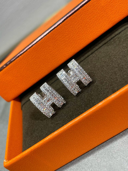 [NOVO]H スタッドピアス シルバーダイヤモンド