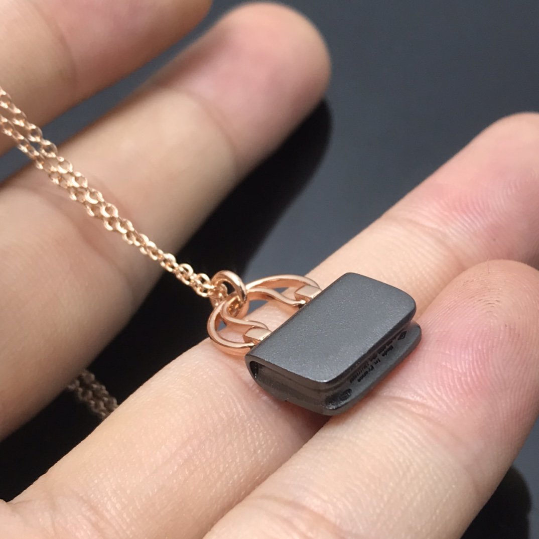 [NOVO]ウィメンズ HM アミュレット コンスタンス ペンダント ネックレス