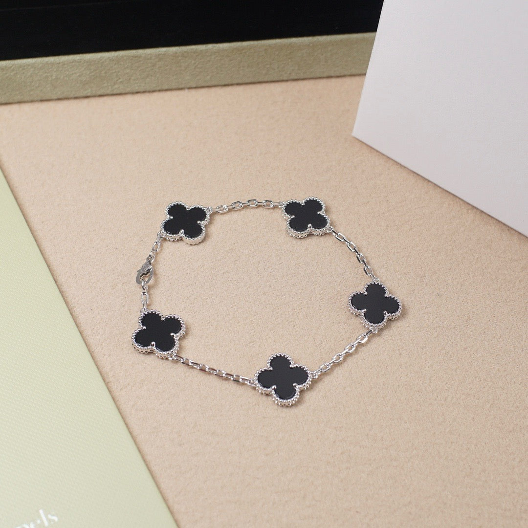 [GALE] CLOVER 5 MOTIF ONYXS BRACELET COLLECTION