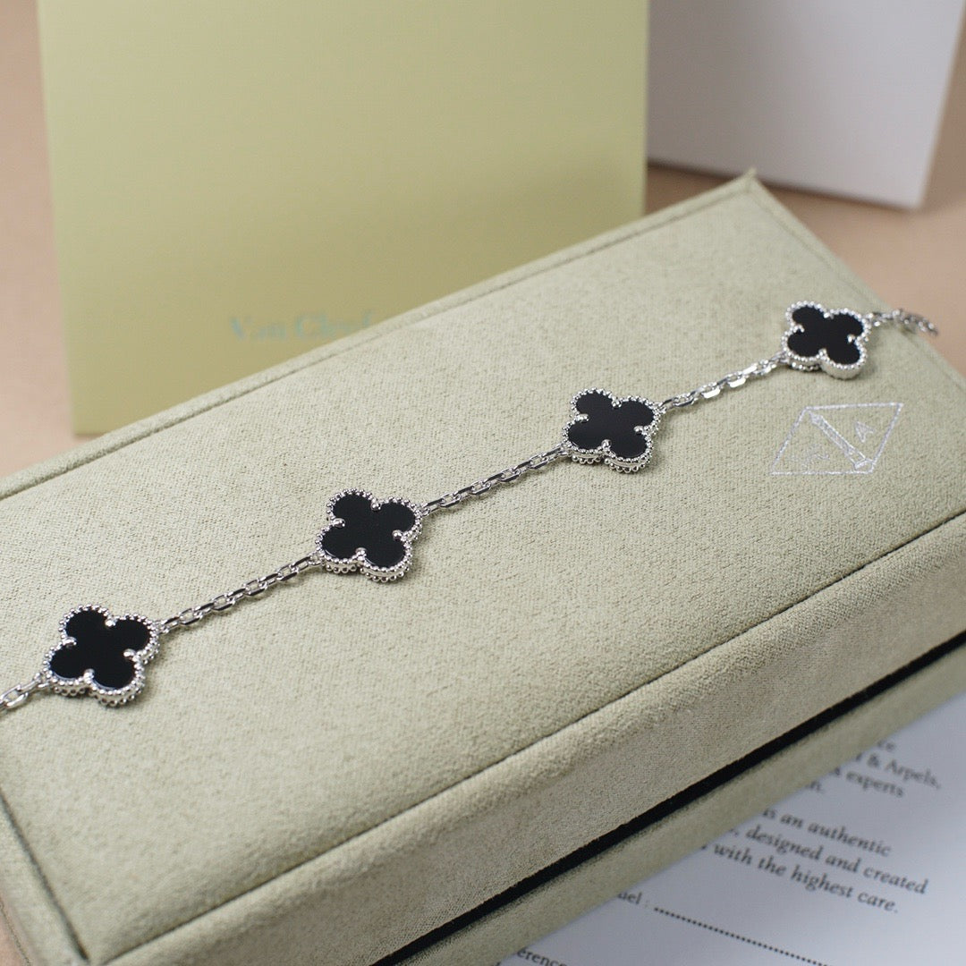 [GALE] CLOVER 5 MOTIF ONYXS BRACELET COLLECTION