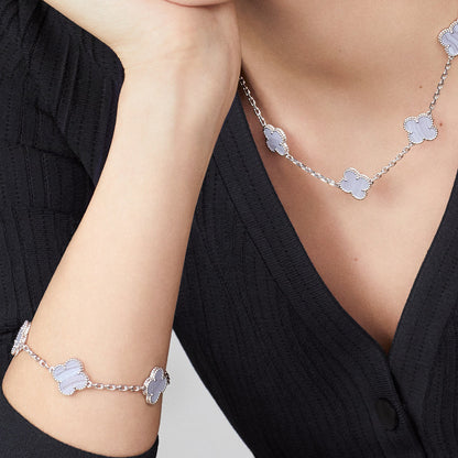 [NOVO]CLOVER 10 MOTIFS BLUE CHALCEDONY HALSKETTE