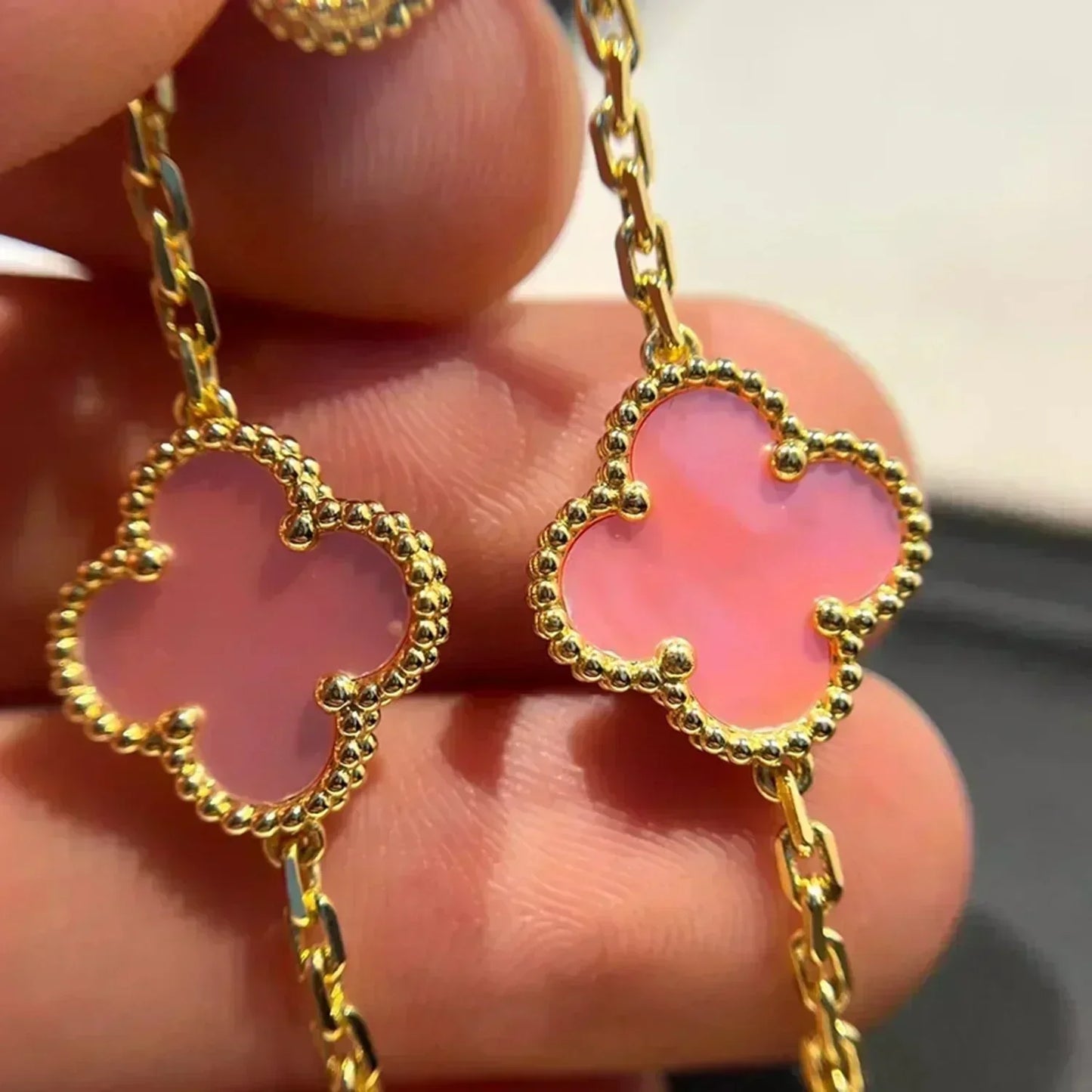 [GALE] CLOVER 5 MOTIFS  PINK MOP BRACELET COLLECTION