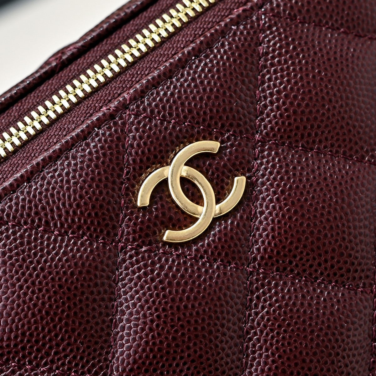 CC 24A Vanity Top Handle 16cm Burgundy Grained Calfskin Gold Hardware