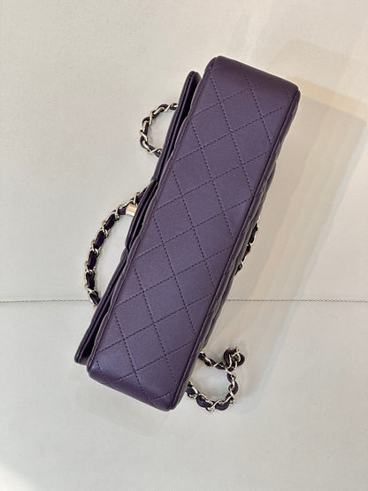 CLASSIC FLAP 25CM VIOLET LAMBSKIN LIGHT GOLD HARDWARE