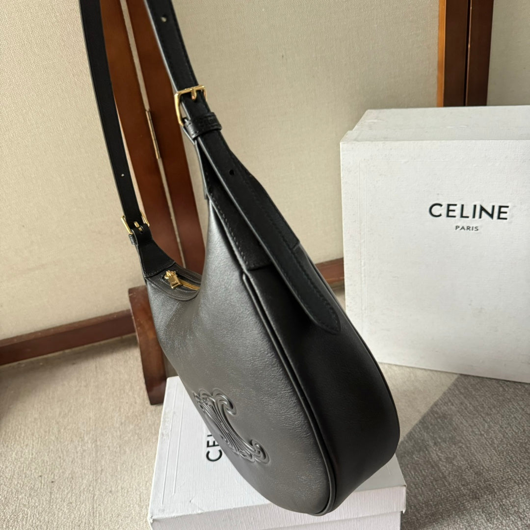 SMALL HÉLOÏSE BAG CUIR 22 IN BLACK CALFSKIN EMBOSSED LOGO