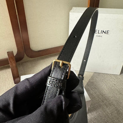 SMALL HÉLOÏSE BAG CUIR 22 IN BLACK CALFSKIN EMBOSSED LOGO