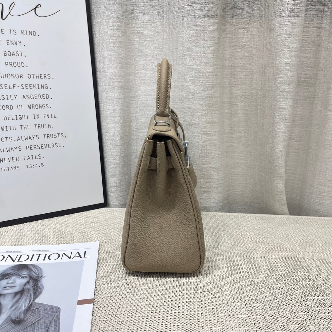 HM Kelly 25cm Gris Tourterelle Togo Leather Silver Hardware