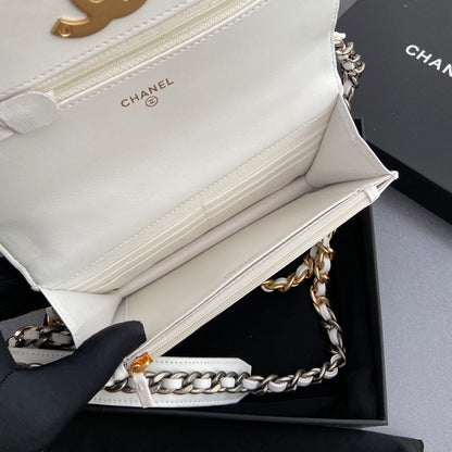 CC 19 Woc 19cm White Calfskin Gold Hardware